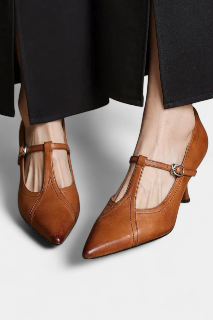 Zulema Tacones T-Bar Elegantes con Acabado Liso