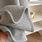 Blanca | El Chal Envuelto De Forro Polar De Lujo